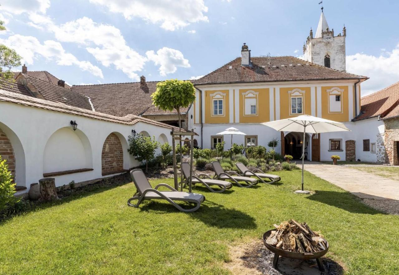 Ambrožův dvůr - Barokní appartment Pouzdrany Exterior foto